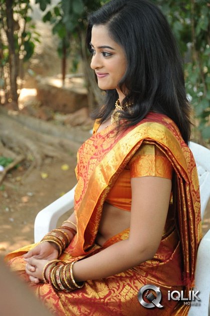 Nanditha-at-Krishnamma-Kalipindi-Iddarini-Movie-Opening